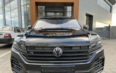 Volkswagen Touareg III, 2019 год, 4 900 000 рублей, 2 фотография