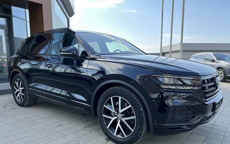 Volkswagen Touareg III, 2019 год, 4 900 000 рублей, 3 фотография