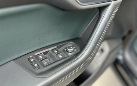 Volkswagen Touareg III, 2019 год, 4 900 000 рублей, 11 фотография