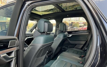 Volkswagen Touareg III, 2019 год, 4 900 000 рублей, 26 фотография