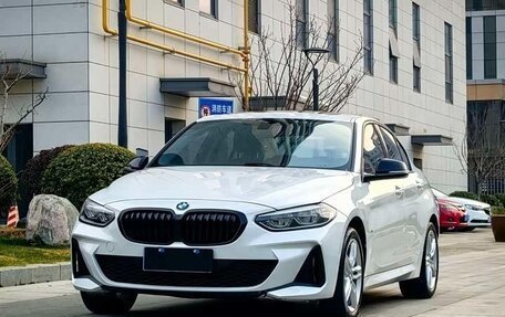 BMW 1 серия, 2021 год, 2 000 000 рублей, 2 фотография