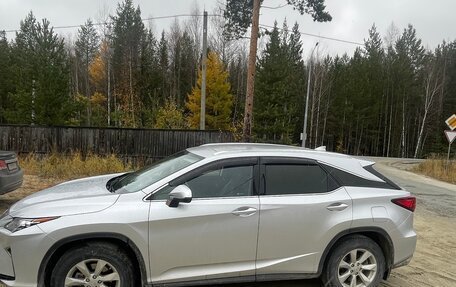 Lexus RX IV рестайлинг, 2017 год, 3 550 000 рублей, 4 фотография