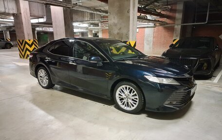 Toyota Camry, 2019 год, 2 750 000 рублей, 4 фотография