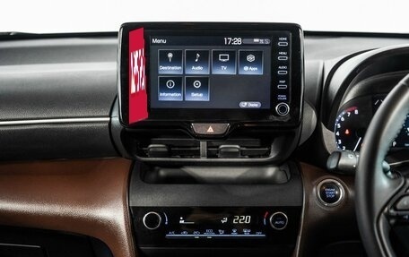 Toyota Yaris Cross, 2021 год, 2 210 000 рублей, 11 фотография