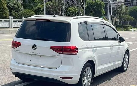 Volkswagen Touran III, 2021 год, 1 720 000 рублей, 4 фотография