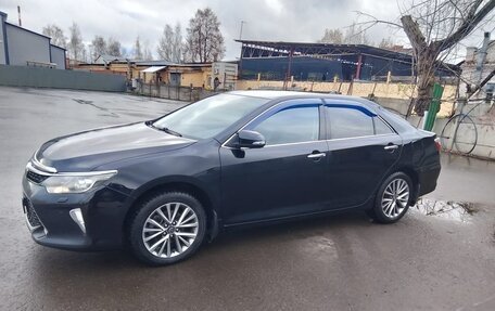 Toyota Camry, 2017 год, 1 950 000 рублей, 4 фотография