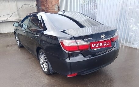 Toyota Camry, 2017 год, 1 950 000 рублей, 6 фотография