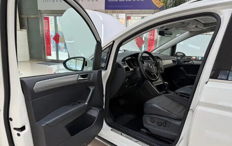 Volkswagen Touran III, 2021 год, 1 720 000 рублей, 5 фотография