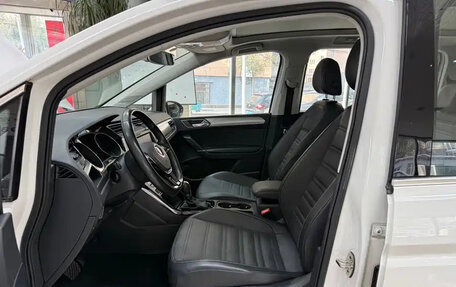 Volkswagen Touran III, 2021 год, 1 720 000 рублей, 6 фотография