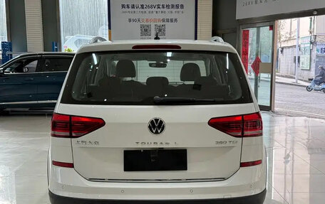 Volkswagen Touran III, 2021 год, 1 720 000 рублей, 13 фотография