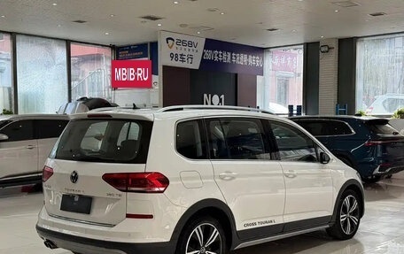 Volkswagen Touran III, 2021 год, 1 720 000 рублей, 16 фотография