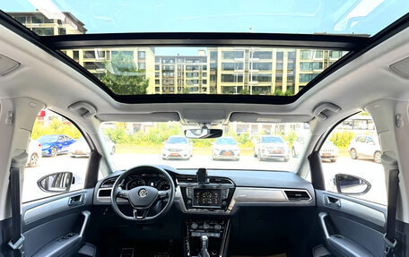 Volkswagen Touran III, 2021 год, 2 140 000 рублей, 4 фотография