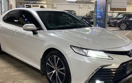 Toyota Camry, 2021 год, 2 799 000 рублей, 2 фотография