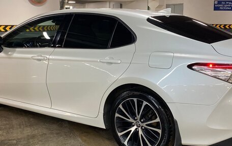 Toyota Camry, 2021 год, 2 799 000 рублей, 8 фотография