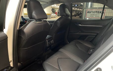 Toyota Camry, 2021 год, 2 799 000 рублей, 19 фотография