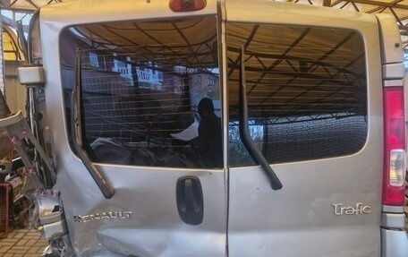 Renault Trafic, 2010 год, 700 000 рублей, 3 фотография