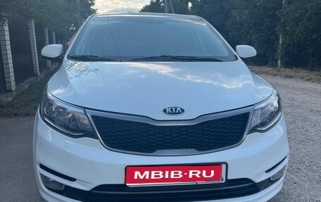 KIA Rio III рестайлинг, 2015 год, 900 000 рублей, 1 фотография