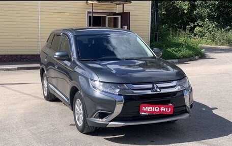 Mitsubishi Outlander III рестайлинг 3, 2015 год, 1 310 000 рублей, 1 фотография