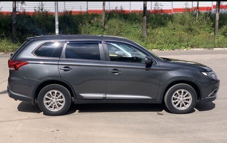 Mitsubishi Outlander III рестайлинг 3, 2015 год, 1 310 000 рублей, 7 фотография