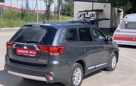 Mitsubishi Outlander III рестайлинг 3, 2015 год, 1 310 000 рублей, 3 фотография