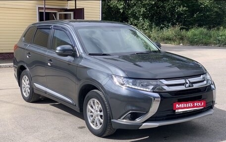 Mitsubishi Outlander III рестайлинг 3, 2015 год, 1 310 000 рублей, 12 фотография