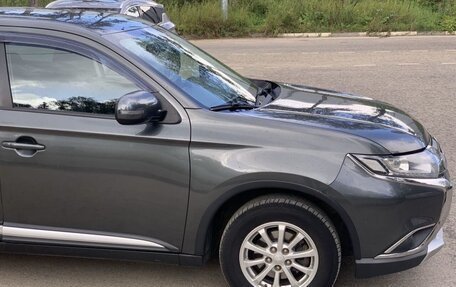 Mitsubishi Outlander III рестайлинг 3, 2015 год, 1 310 000 рублей, 16 фотография