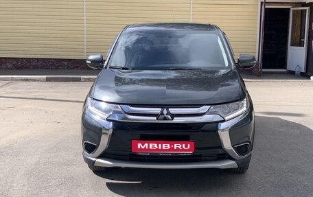 Mitsubishi Outlander III рестайлинг 3, 2015 год, 1 310 000 рублей, 9 фотография