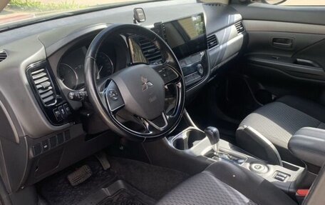 Mitsubishi Outlander III рестайлинг 3, 2015 год, 1 310 000 рублей, 21 фотография