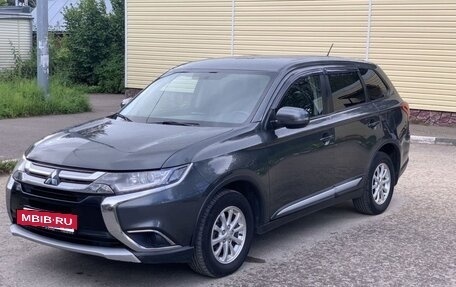 Mitsubishi Outlander III рестайлинг 3, 2015 год, 1 310 000 рублей, 14 фотография