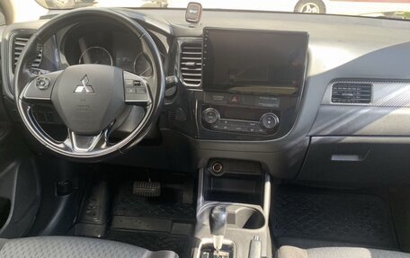 Mitsubishi Outlander III рестайлинг 3, 2015 год, 1 310 000 рублей, 25 фотография