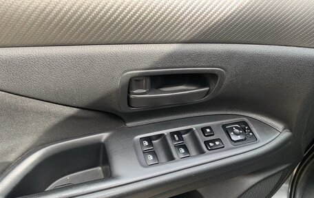 Mitsubishi Outlander III рестайлинг 3, 2015 год, 1 310 000 рублей, 28 фотография