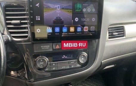 Mitsubishi Outlander III рестайлинг 3, 2015 год, 1 310 000 рублей, 30 фотография