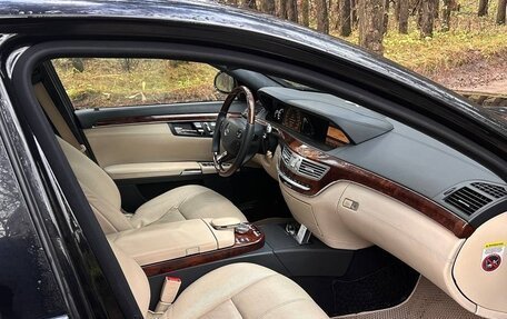 Mercedes-Benz S-Класс, 2008 год, 1 850 000 рублей, 3 фотография