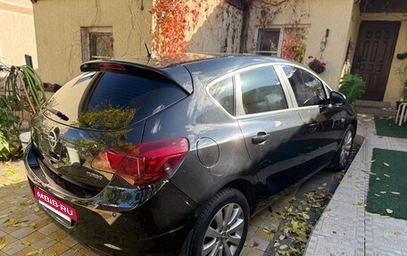 Opel Astra J, 2011 год, 650 000 рублей, 11 фотография