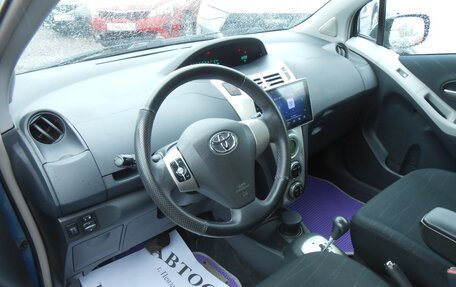 Toyota Yaris III рестайлинг, 2008 год, 650 000 рублей, 12 фотография