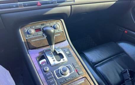 Audi A8, 2004 год, 1 300 000 рублей, 9 фотография