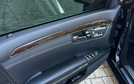 Mercedes-Benz S-Класс, 2011 год, 2 300 000 рублей, 2 фотография