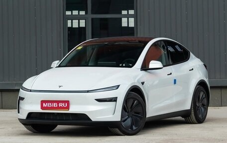 Tesla Model Y I, 2025 год, 5 814 000 рублей, 1 фотография