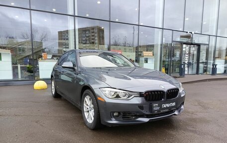 BMW 3 серия, 2018 год, 1 872 000 рублей, 3 фотография