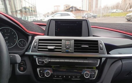 BMW 3 серия, 2018 год, 1 872 000 рублей, 18 фотография