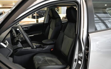 Toyota RAV4, 2025 год, 4 550 000 рублей, 13 фотография