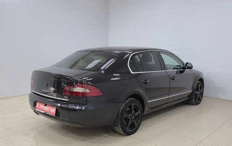 Skoda Superb III рестайлинг, 2011 год, 773 000 рублей, 3 фотография