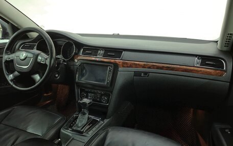 Skoda Superb III рестайлинг, 2011 год, 773 000 рублей, 8 фотография