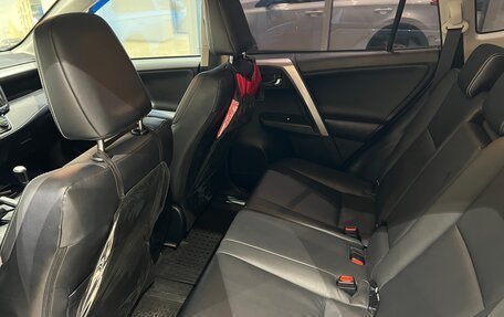 Toyota RAV4, 2017 год, 2 250 000 рублей, 10 фотография