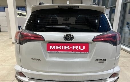 Toyota RAV4, 2017 год, 2 250 000 рублей, 5 фотография