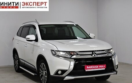Mitsubishi Outlander III рестайлинг 3, 2016 год, 1 949 900 рублей, 1 фотография