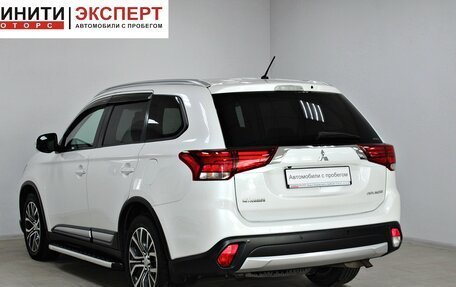 Mitsubishi Outlander III рестайлинг 3, 2016 год, 1 949 900 рублей, 6 фотография
