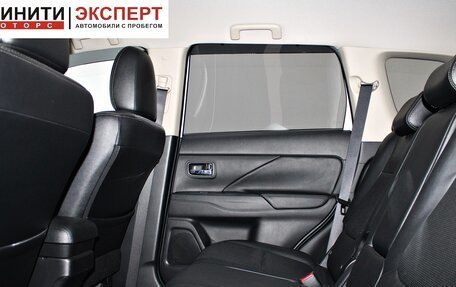 Mitsubishi Outlander III рестайлинг 3, 2016 год, 1 949 900 рублей, 16 фотография