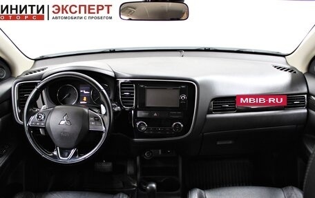 Mitsubishi Outlander III рестайлинг 3, 2016 год, 1 949 900 рублей, 7 фотография