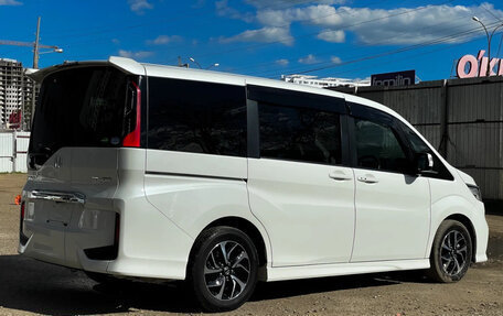 Honda Stepwgn IV, 2021 год, 2 350 000 рублей, 3 фотография